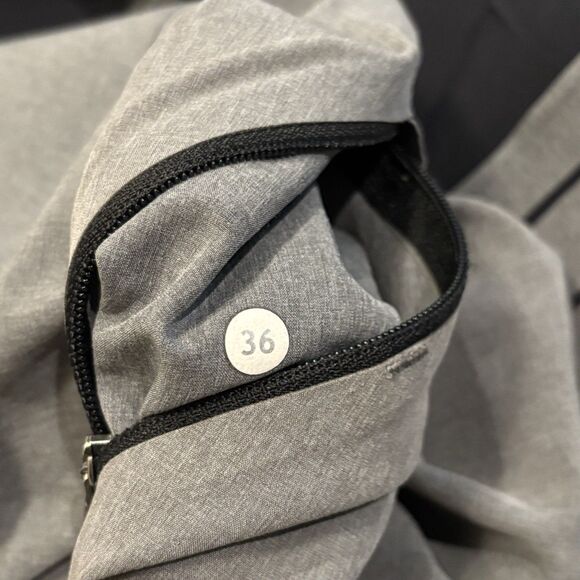 Lululemon Board Shorts Mens 36 Gray Swim Trunks Drawstring Zip Pocket Quick Dry - Picture 9 of 9